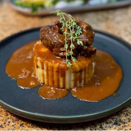 Quintinha Da Oliveira *